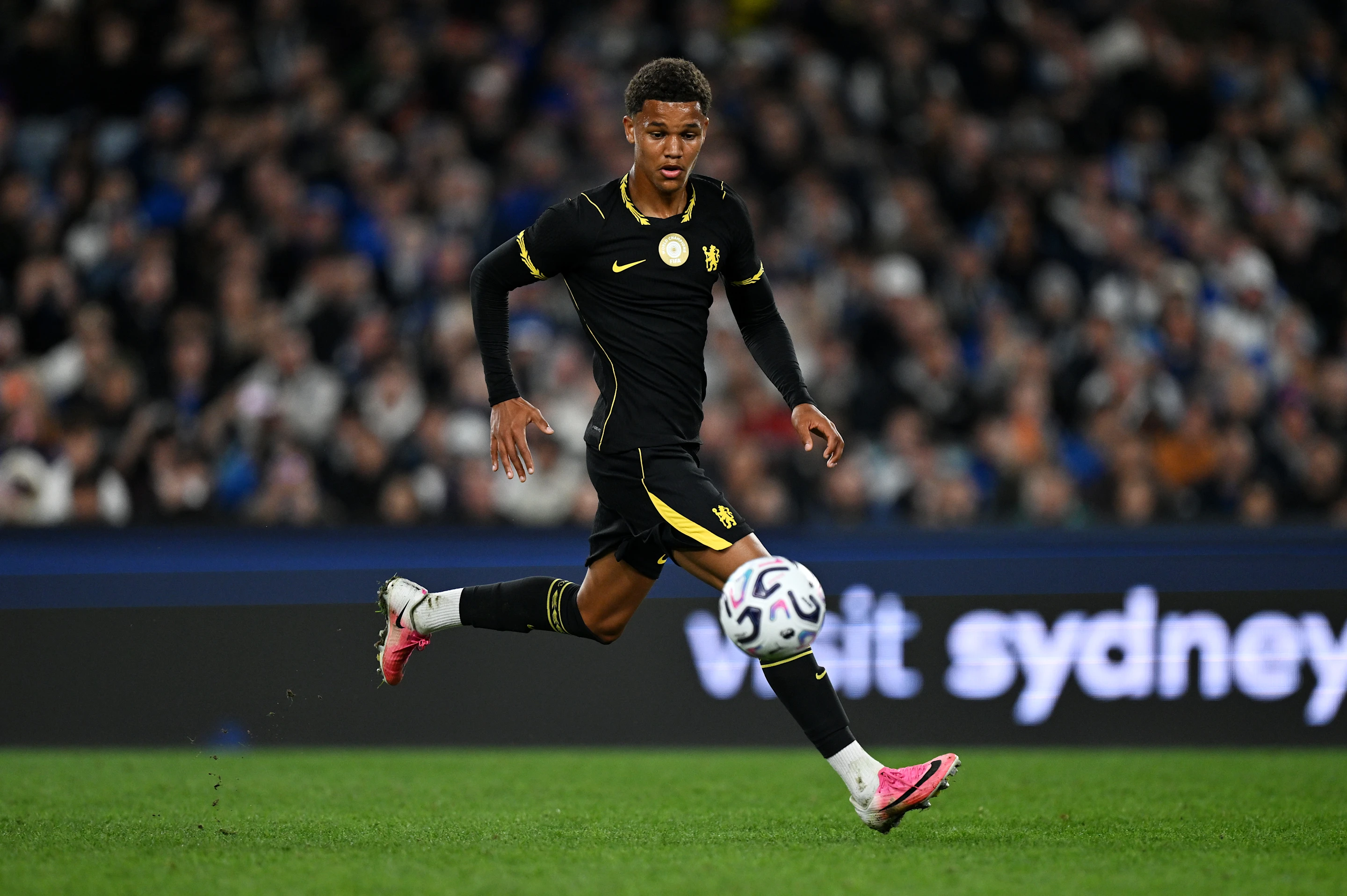 SYDNEY, AUSTRALIA - AUGUST 01: Mahdi Nicoll-Jazuli of Chelsea runs with the ball during the Sydney Super Cup match between Chelsea FC and Tottenham at Accor Stadium on August 01, 2026 in Sydney, Australia. (Photo by Darren Walsh/Chelsea FC via Getty Images)