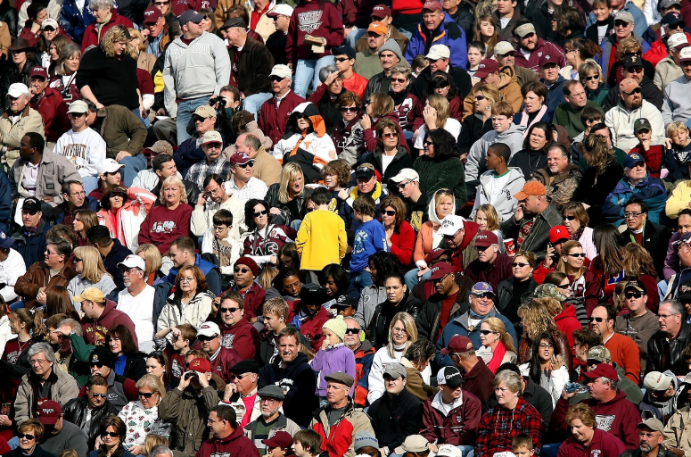 https://pixabay.com/photos/crowd-of-people-crowd-football-fans-1488213/